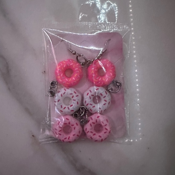 Beautiful Wednesdays we were pink, doughnut, dessert, dangled earrings handmade) - Picture 7 of 7